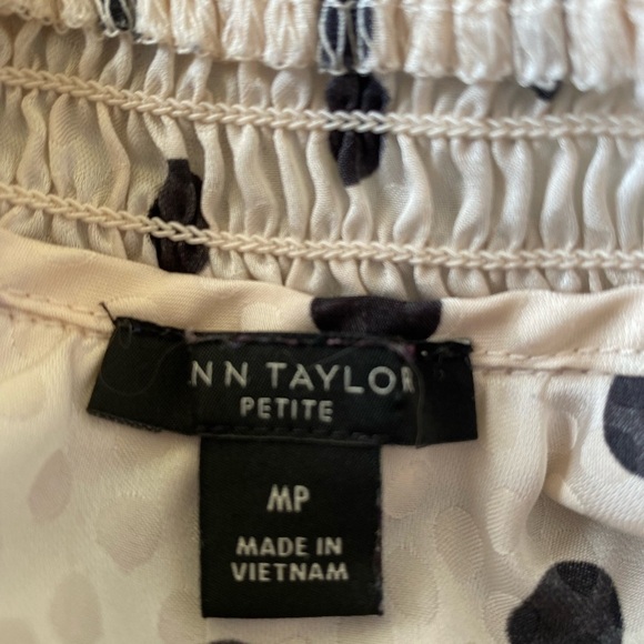 Ann Taylor polka dot smocked neck shell top light heirloom women's size MP - Picture 7 of 7